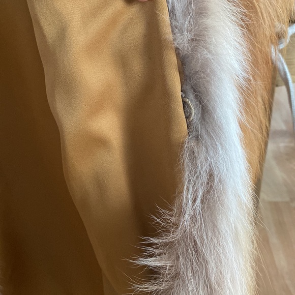 RARE Vintage Alaskan Fox Fur Jacket - Picture 9 of 16